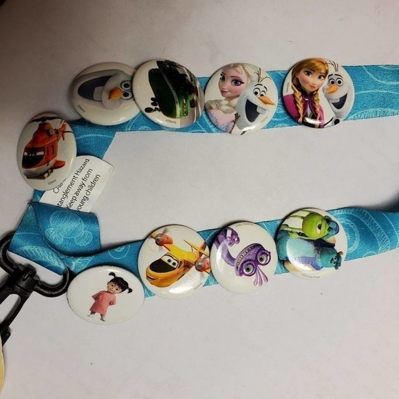 Disney summer days lanyard with‎ 9 pins Collectable    Disney Park Fans Vacation - Picture 3 of 4